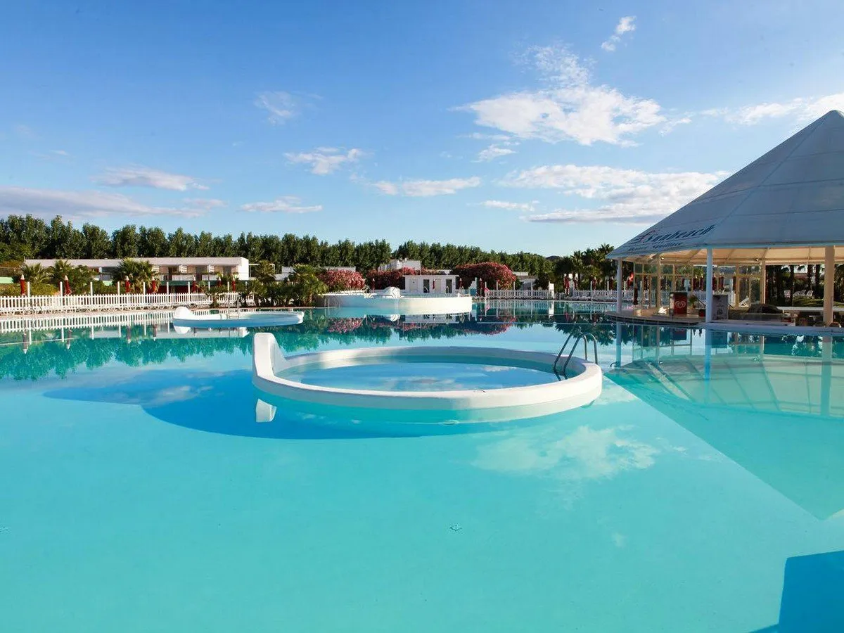 1 CLUB ESSE SUNBEACH.jpg
