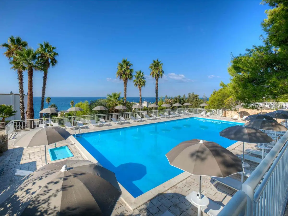 1 GRAND HOTEL RIVIERA.jpg