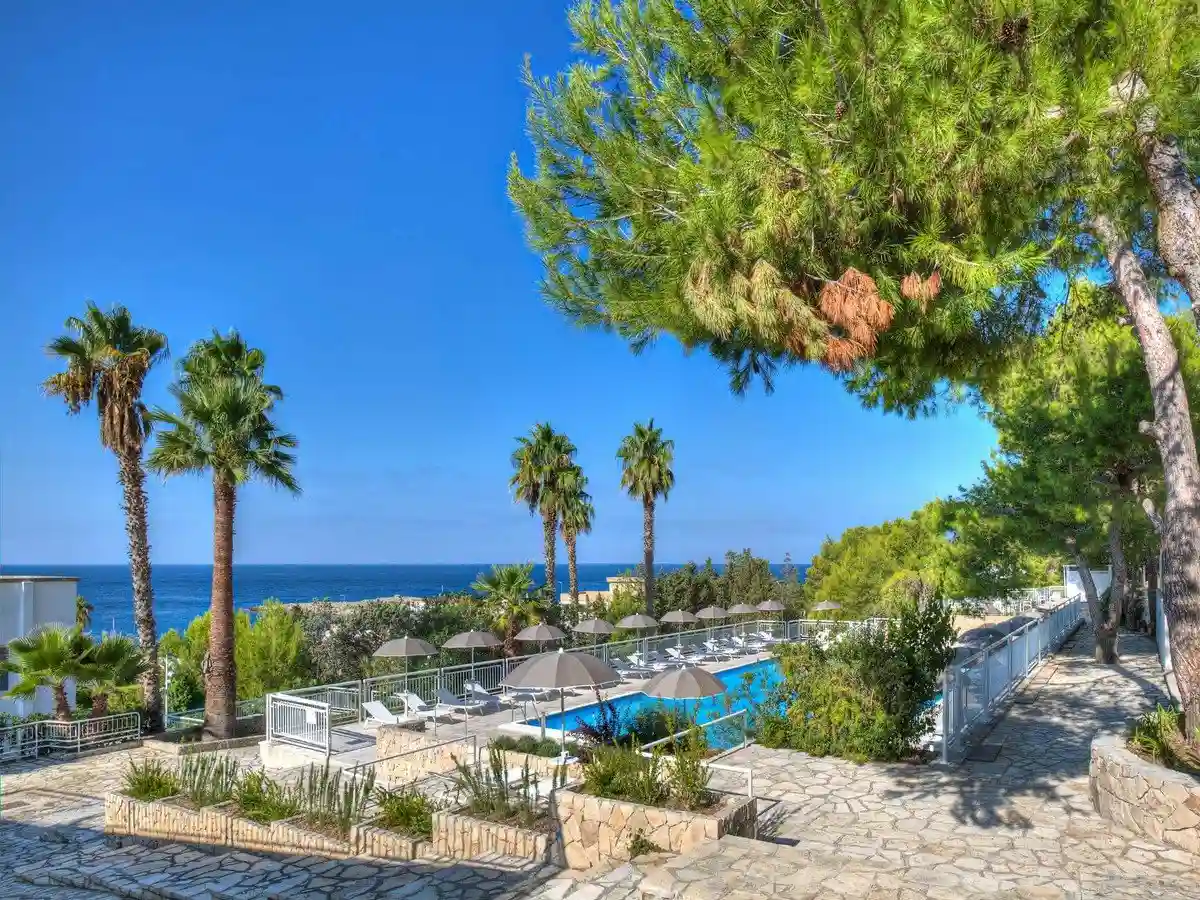 4 GRAND HOTEL RIVIERA.jpg