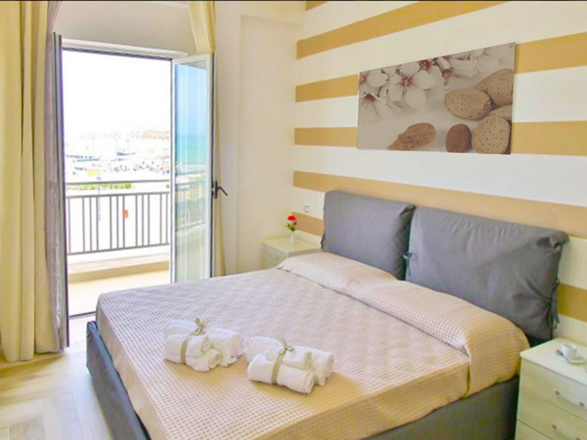 alba living room hotel (11).JPG