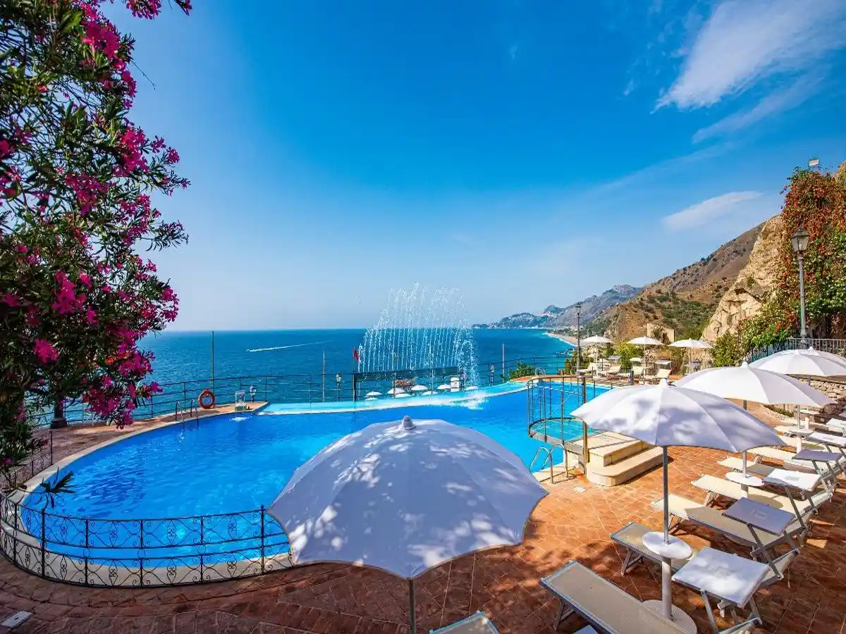 BAIA TAORMINA  (1).JPG
