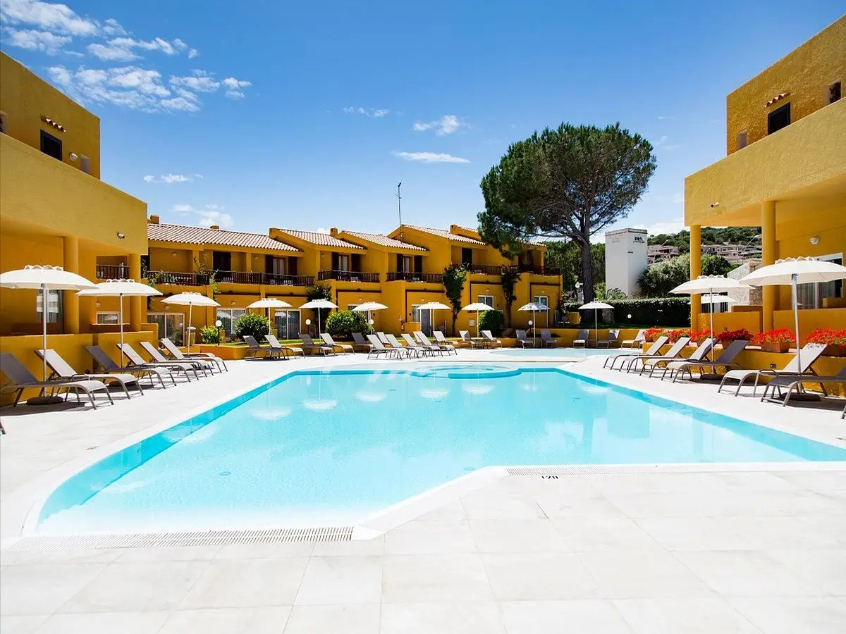 blu-hotel-laconia-village.jpg