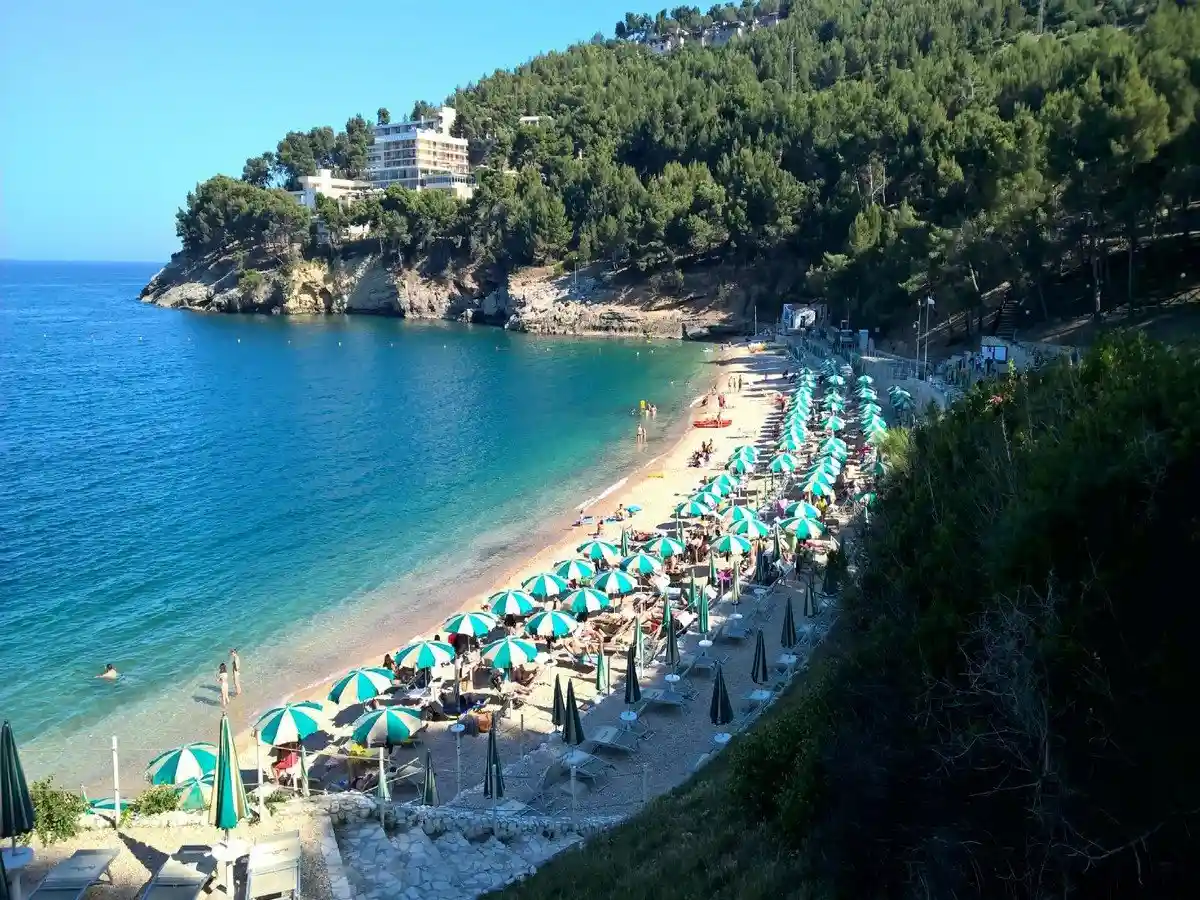 degli-ulivi-hotel-pugnochiuso.jpg