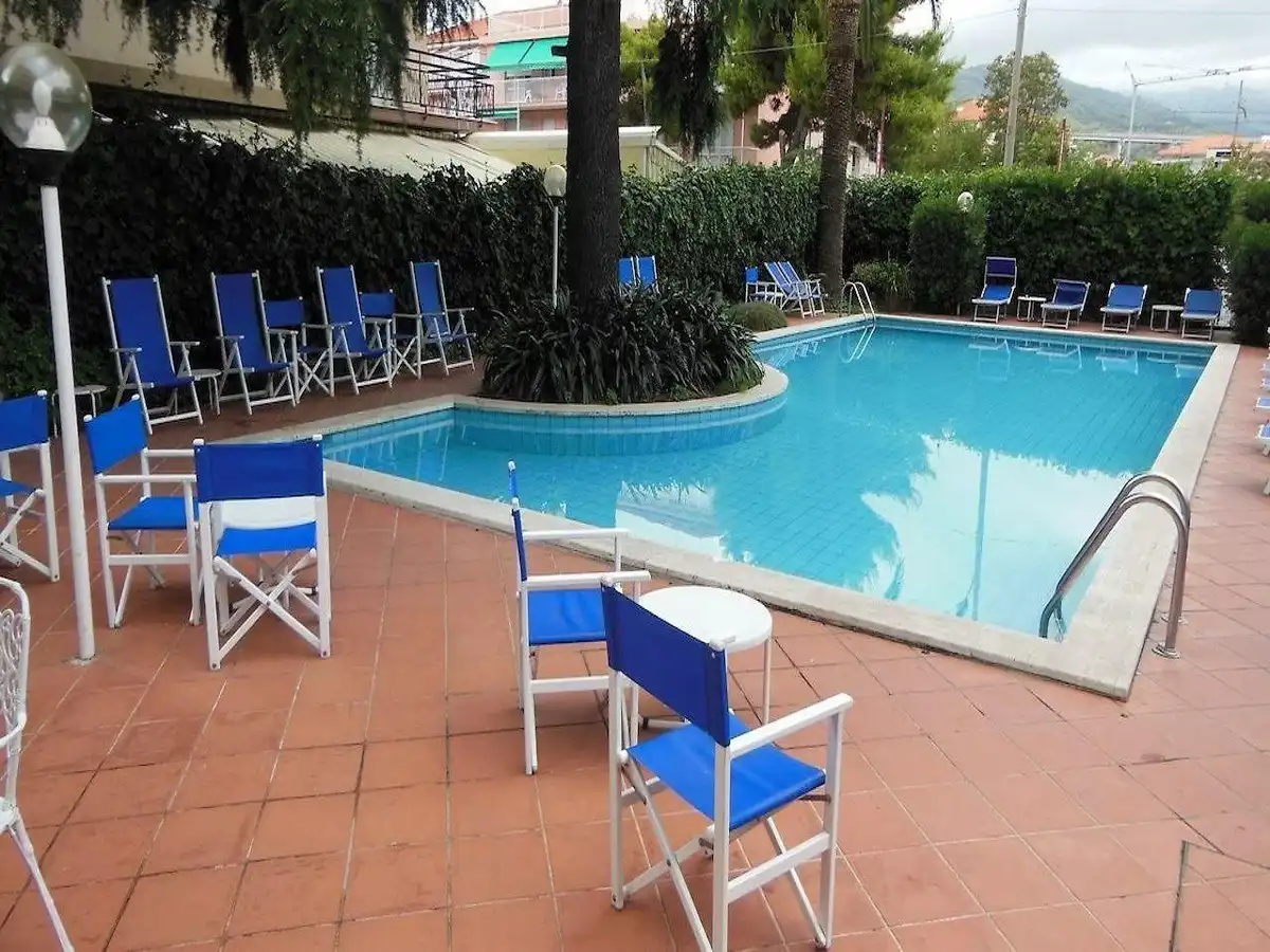 HOTEL BERGAMO DI MARE LIGURIA (15).JPG