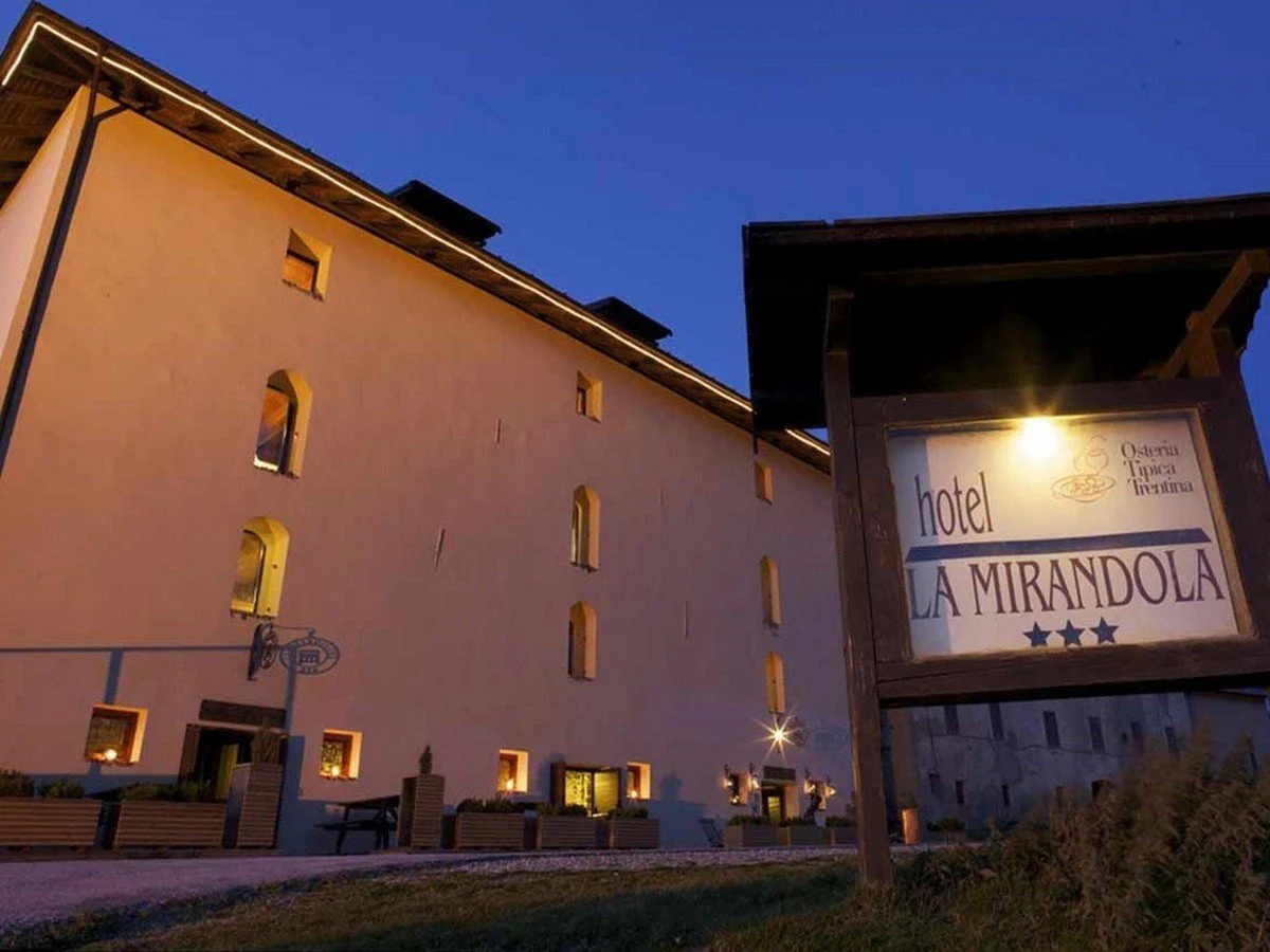 hotel la mirandola  passo del tonale (4).jpg