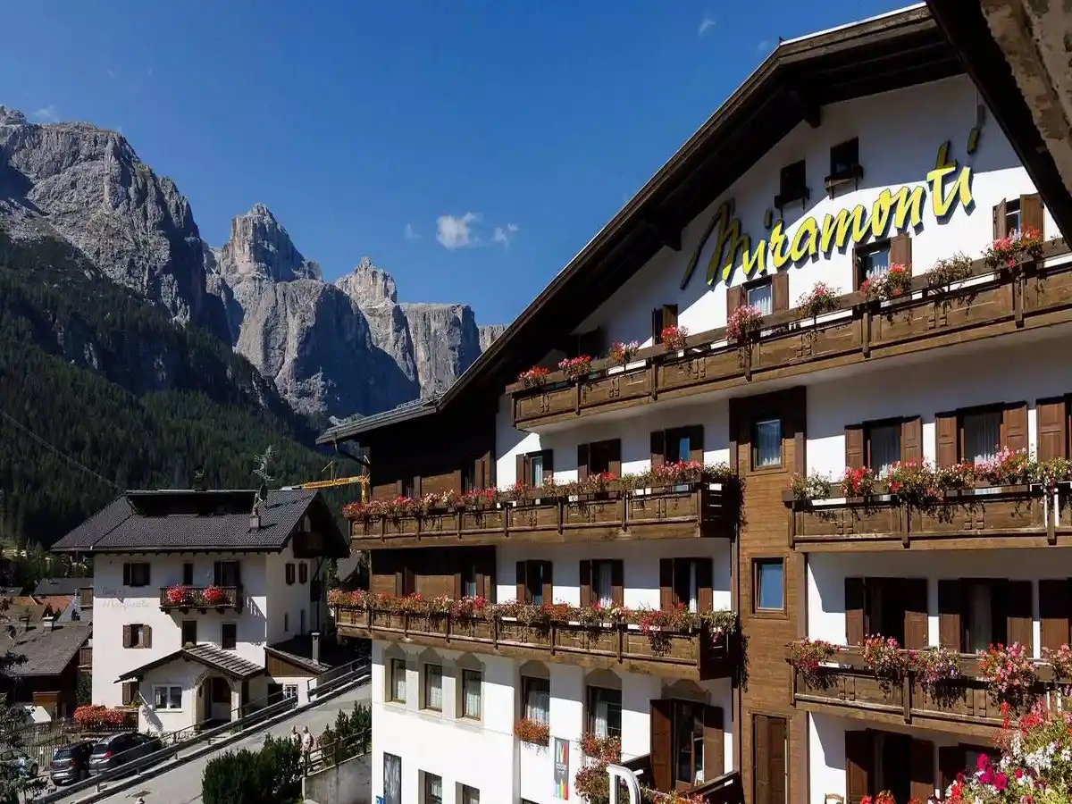 Hotel Miramonti Corvara (14).jpg