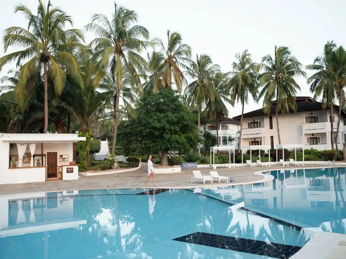 https___i.travelapi.com_lodging_3000000_2450000_2445200_2445138_84aaa50b.webp