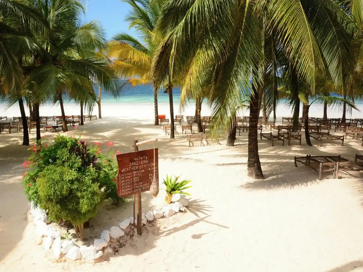 https___i.travelapi.com_lodging_3000000_2450000_2445200_2445138_d817171d.webp
