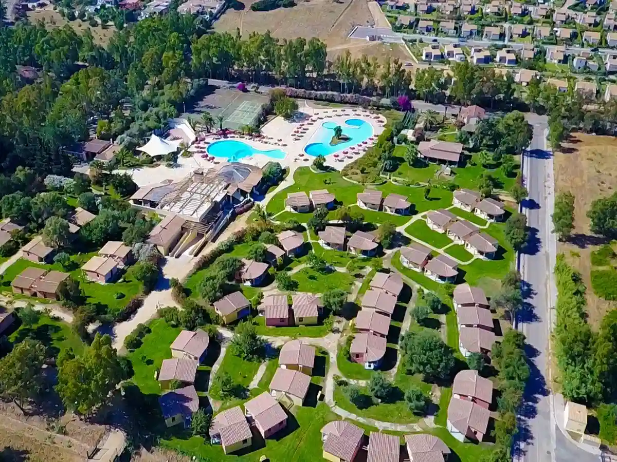 limone beach village _2.JPG