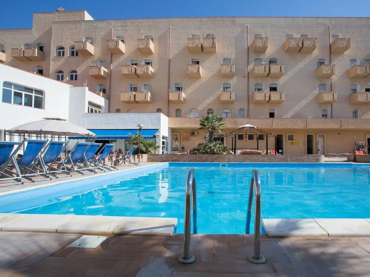 pool--v3767307.jpg