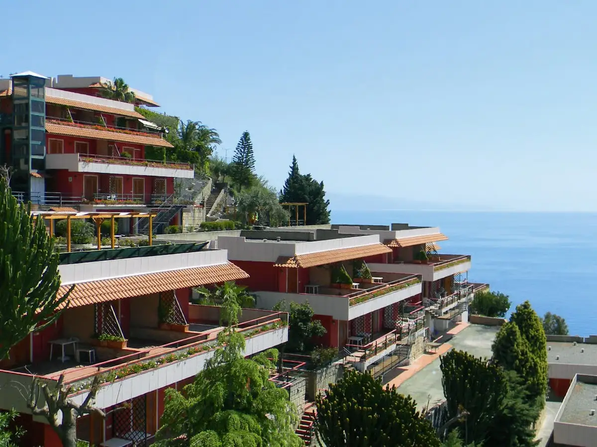RESIDENCE LETTOJANNI TAORMINA (9).webp