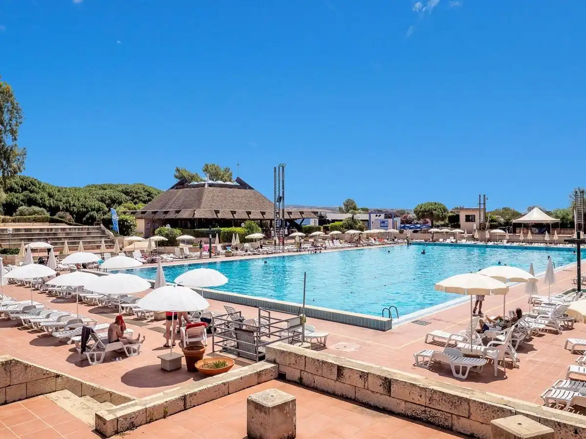 villaggio-athena-estate-inpsieme-sicilia-piscina.jpg