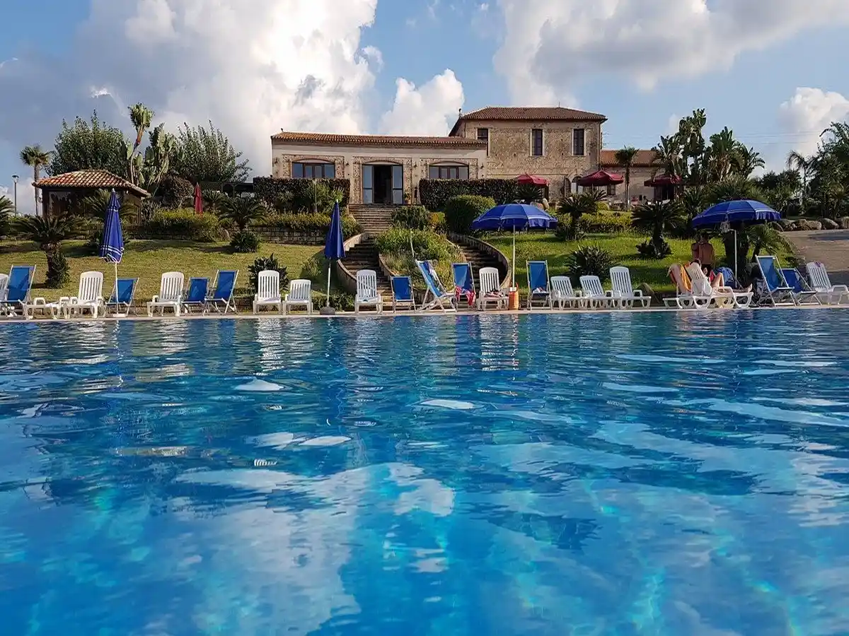 villaggio-dolomiti-sul (3).jpg